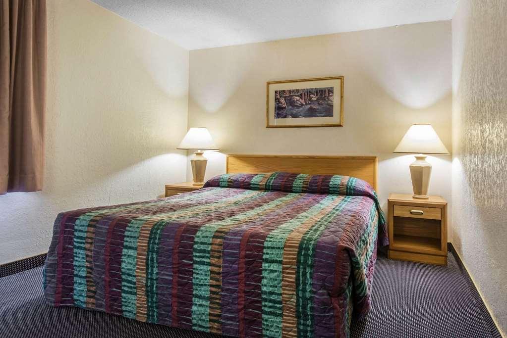 Rodeway Inn & Suites Colorado Springs Luaran gambar