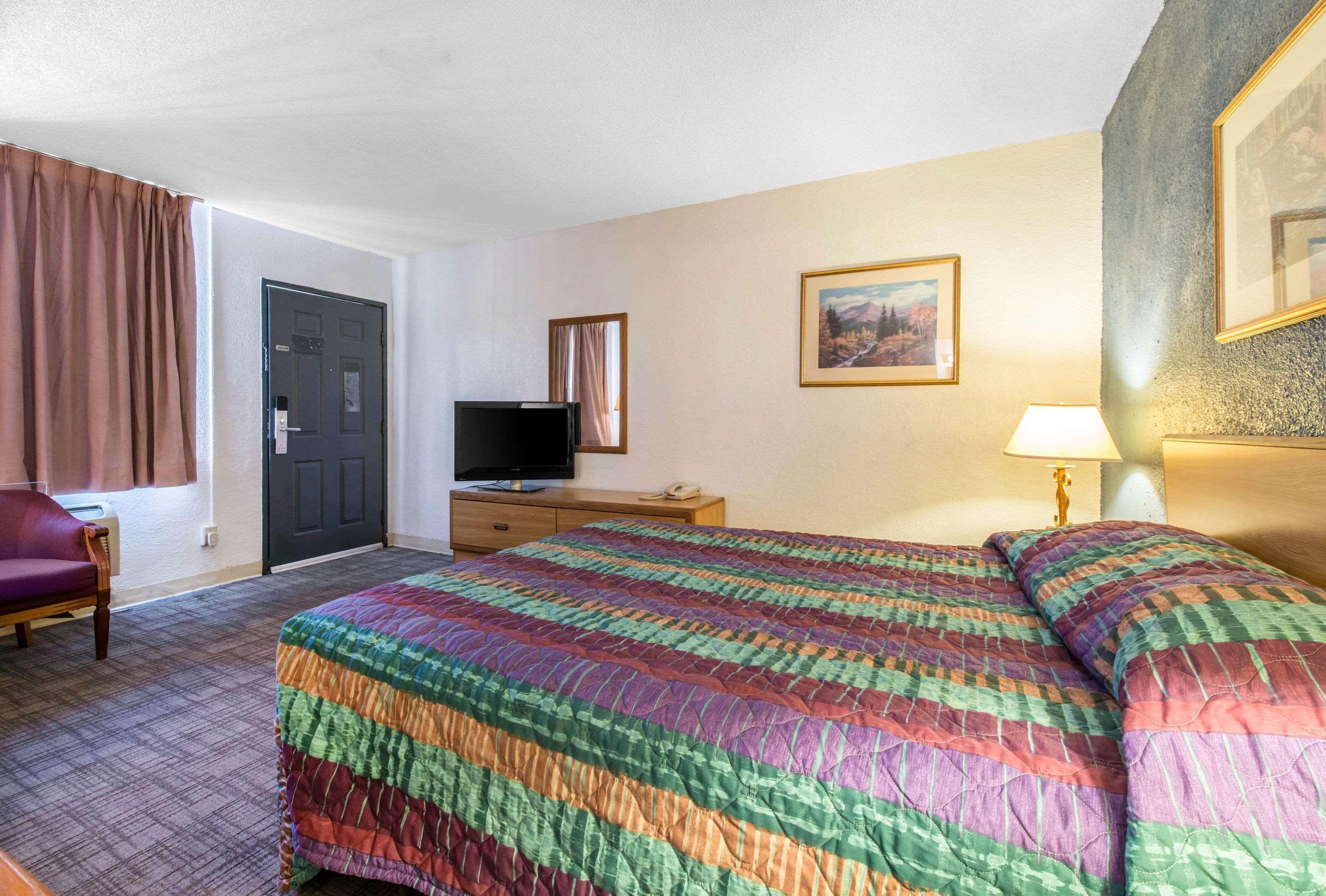 Rodeway Inn & Suites Colorado Springs Luaran gambar