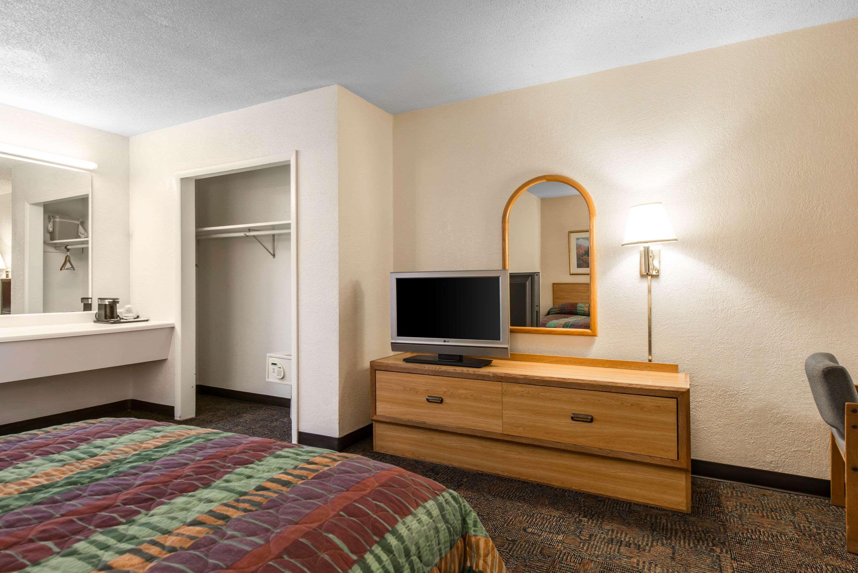 Rodeway Inn & Suites Colorado Springs Luaran gambar