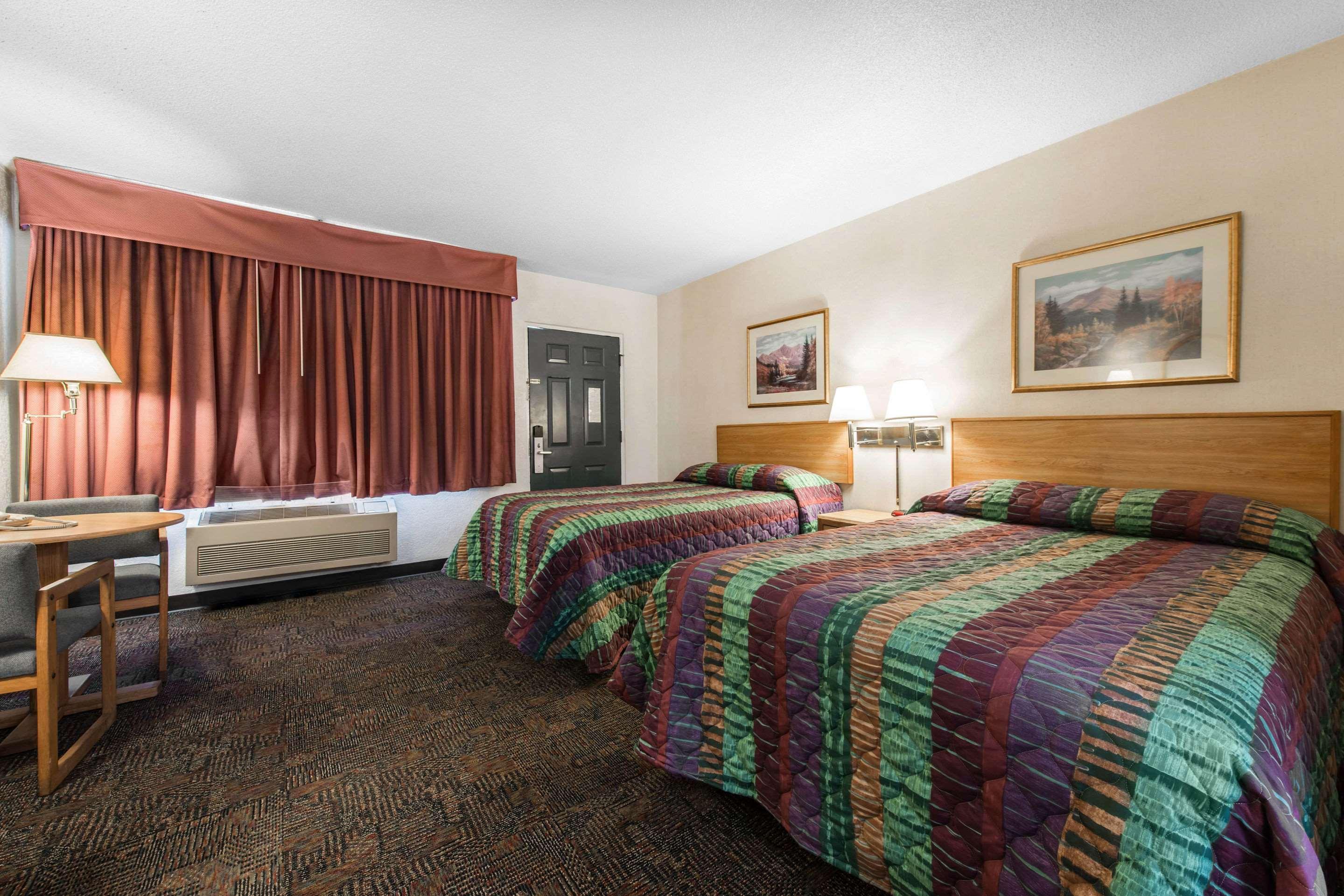 Rodeway Inn & Suites Colorado Springs Luaran gambar