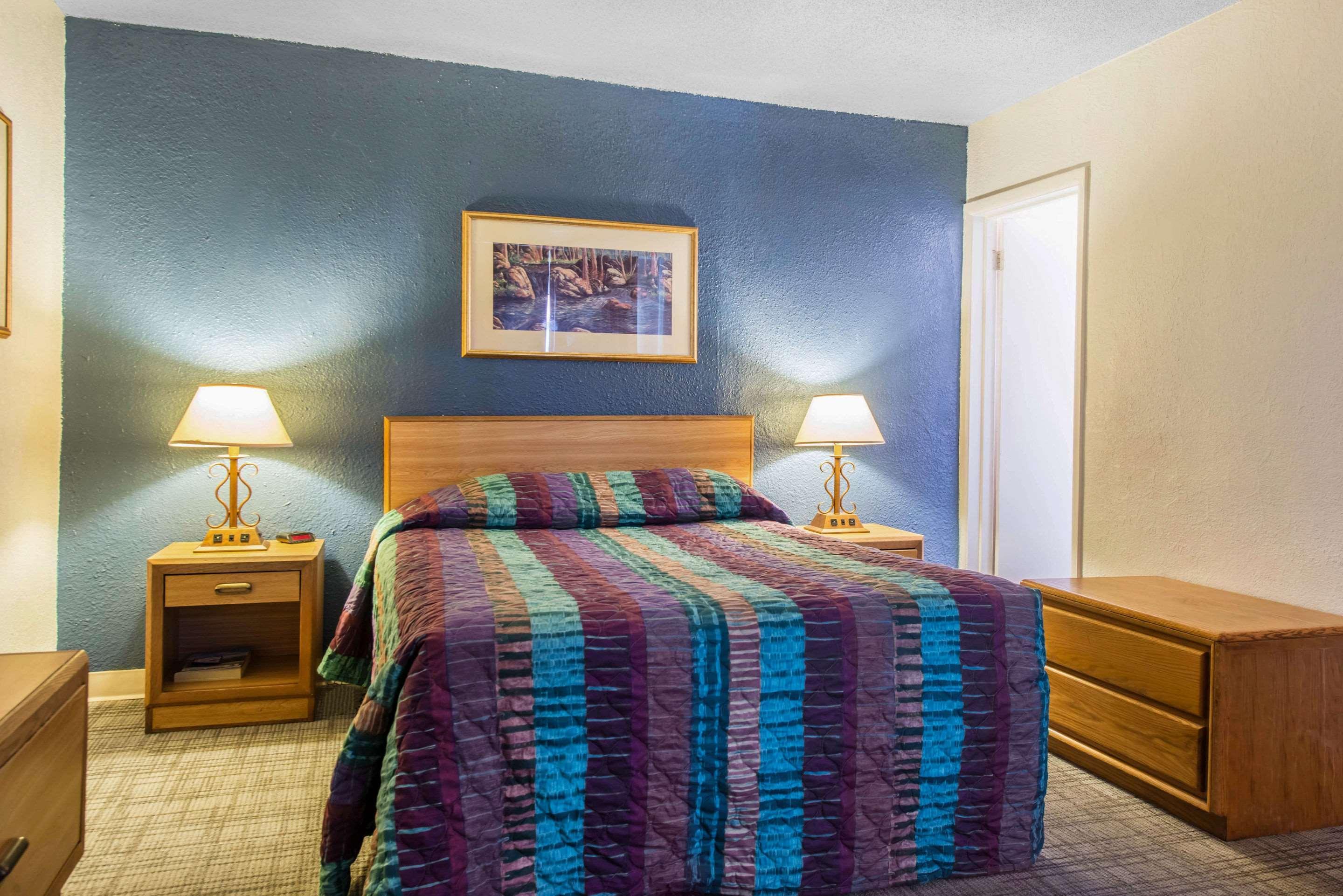 Rodeway Inn & Suites Colorado Springs Luaran gambar